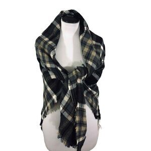 Kohl's Womens Large Gray Brown‎ Black White Plaid Acrylic Scarf/Wrap